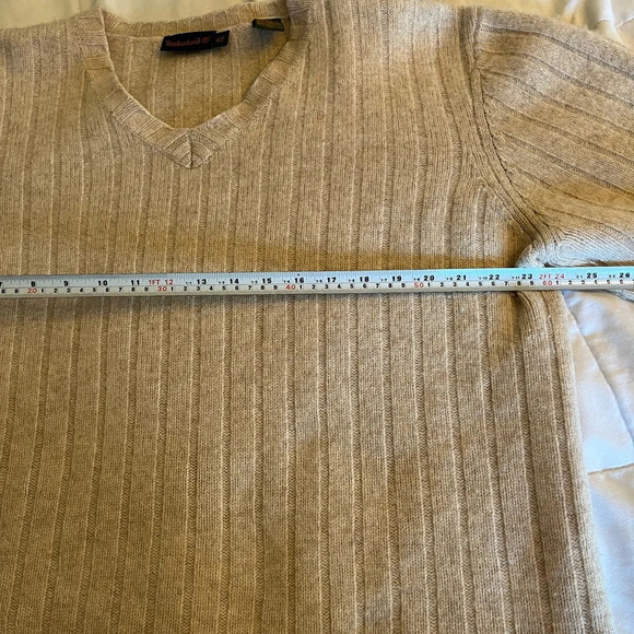 Timberland Women's (Unisex) Lambswool Oversized  V Neck Sweater, Beige Size XL - Picture 9 of 11